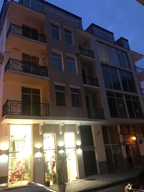 Piazza Apartment Batumi Ngoại thất bức ảnh